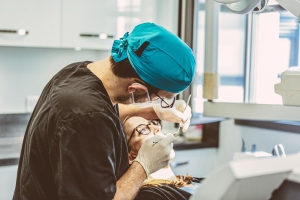 dentiste clinique via domitia